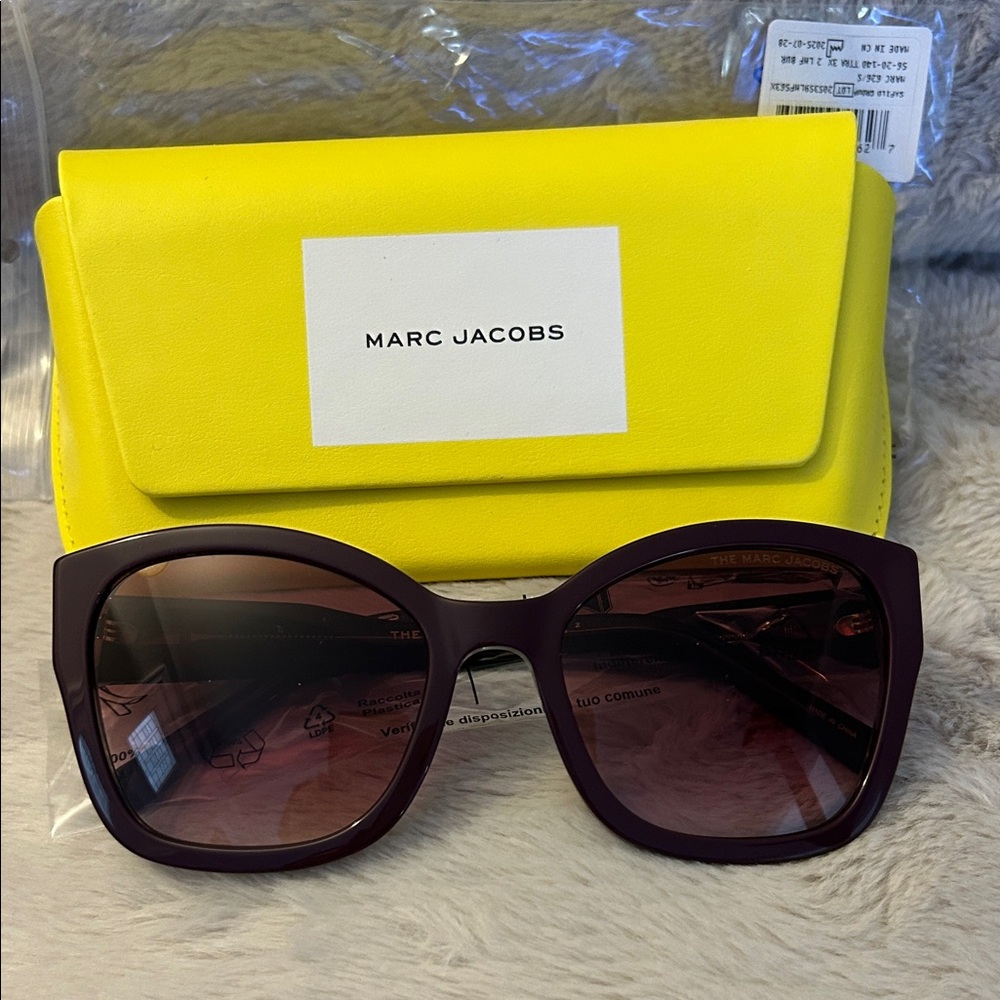 NIB Marc Jacobs Women's Oversized Sunglasses in Deep Purple with Yellow Case